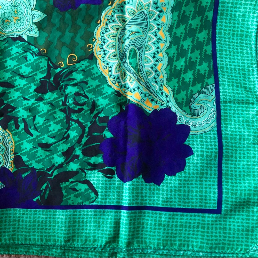 Christian Dior "Autumn Green Hues Violet Floral & Palsey" Silk Scarf - Picture 7 of 7